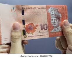RM10